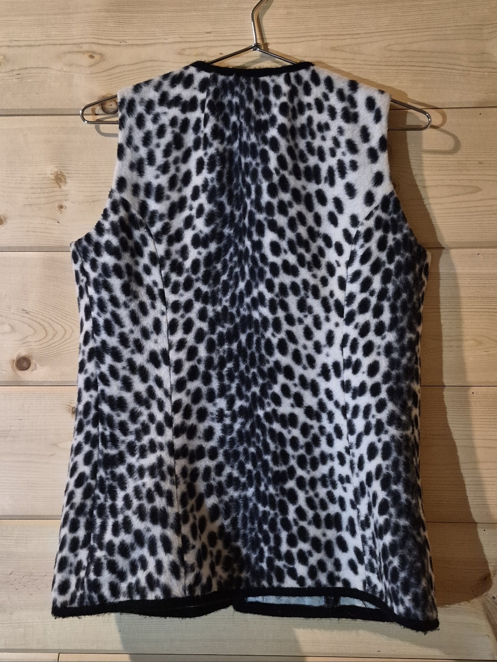 Black and White Leopard Print Vest Size S 18x26 - Picture 2 of 2